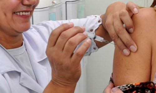 Crianças de seis meses a menores de cinco anos já podem tomar a vacina contra gripe em Itatiaia